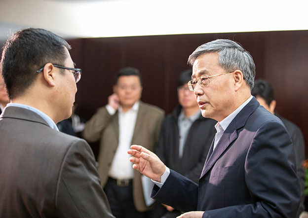 讓銀行業(yè)金融機構(gòu)愿意做、能夠做、也會做民營企業(yè)業(yè)務(wù)