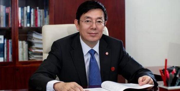 中航飛機(jī)董事長(zhǎng)、分黨組書記方玉峰&mdash;&mdash;中航飛機(jī)要想同國(guó)際航空產(chǎn)業(yè)強(qiáng)者過招，必須與市場(chǎng)全面接軌，逐步褪去傳統(tǒng)國(guó)有企業(yè)的&ldquo;光環(huán)&rdquo;。這就要求我們?nèi)ν七M(jìn)企業(yè)改革，利用上市平臺(tái)，建立先進(jìn)的法人治理結(jié)構(gòu)，建立高效的、敏捷反應(yīng)的價(jià)值創(chuàng)造主體。