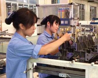 見過發(fā)動(dòng)機(jī)是如何裝配的嗎？