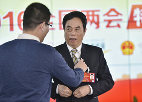 高德康在準備訪談