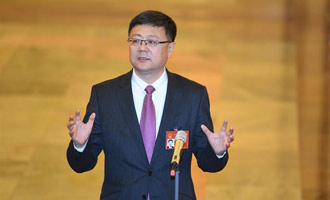 環(huán)保部部長(zhǎng)接受采訪(fǎng)