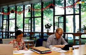 中國成就，世界矚目&mdash;&mdash;來自基層蹲點(diǎn)現(xiàn)場的報道