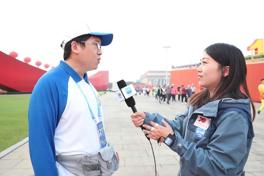 聽閱兵的&ldquo;志愿藍(lán)&rdquo;