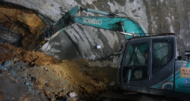 10.24公里！贛深高鐵&ldquo;第一長(zhǎng)隧&rdquo;貫通！