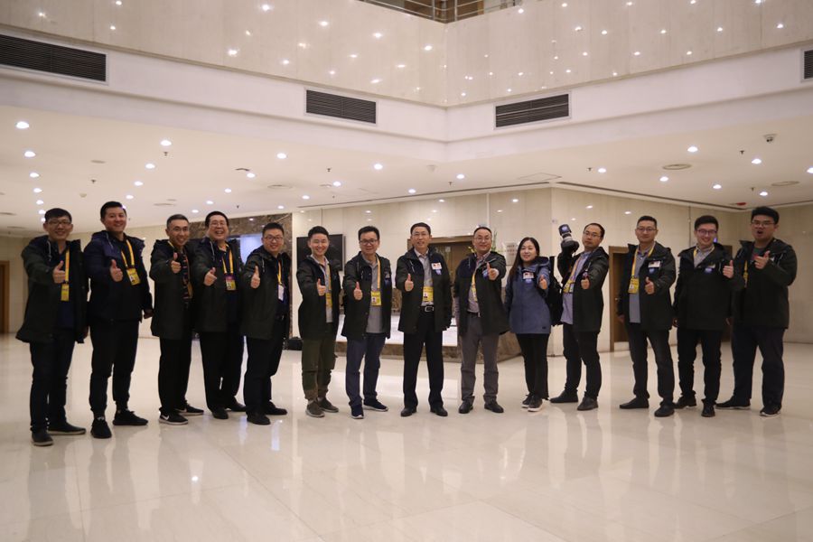 新華網(wǎng)國慶前方報道團(tuán)隊，出發(fā)啦！