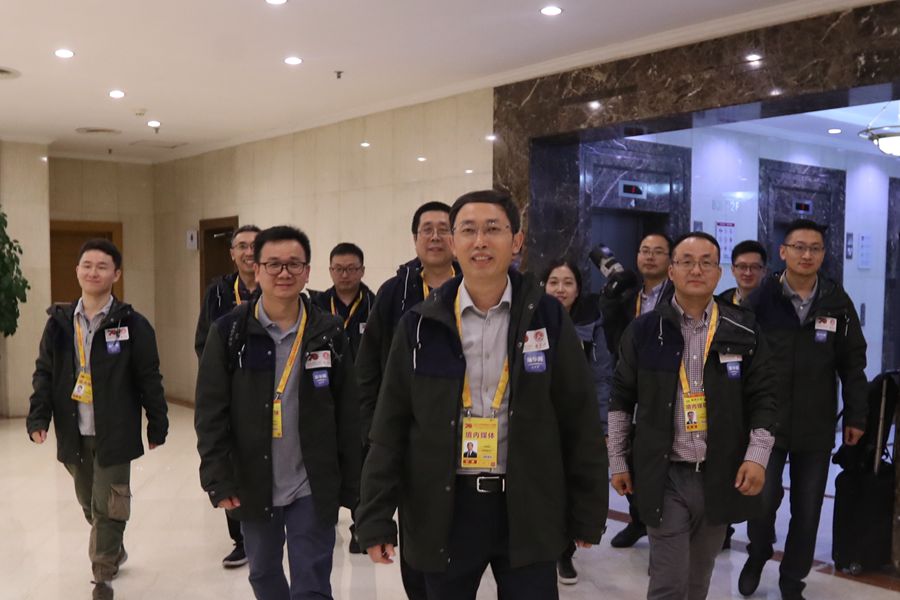 新華網(wǎng)國慶前方報道團(tuán)隊，出發(fā)啦！