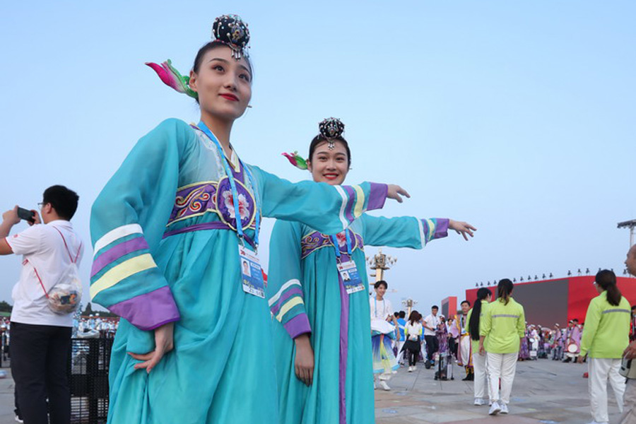 今晚，我們歡聚在天安門廣場