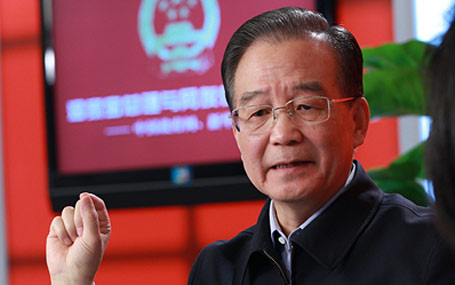 溫家寶總理接受中國(guó)政府網(wǎng)、新華網(wǎng)聯(lián)合專(zhuān)訪并與網(wǎng)友在線交流