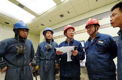 尤天軍：26年執(zhí)著堅(jiān)守　苦修成&ldquo;工人教授&rdquo;