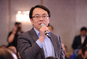 新華社、新華網(wǎng)記者提問(wèn)