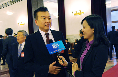 全國(guó)人大代表張澤群接受新華網(wǎng)記者采訪(fǎng)