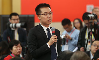 中央電視臺(tái)、中國(guó)國(guó)際電視臺(tái)記者提問