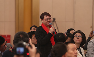 俄羅斯金磚電視臺(tái)、阿爾法電視臺(tái)記者提問