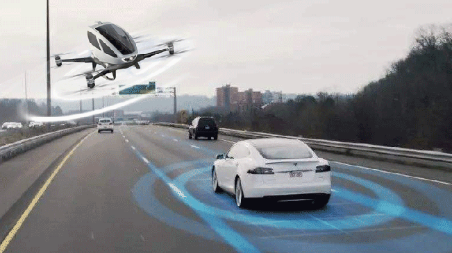 無(wú)人機(jī)無(wú)人車(chē) 你敢坐嗎？