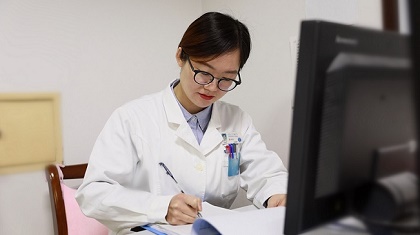 有才！這位女醫(yī)生自創(chuàng)說唱視頻，讓科普更&ldquo;接地氣&rdquo;