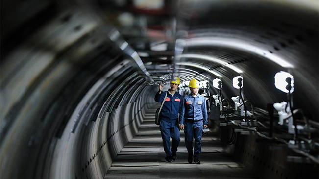 新春走基層丨&ldquo;機(jī)器人&rdquo;保供電？這個(gè)春節(jié)很有科技范兒！