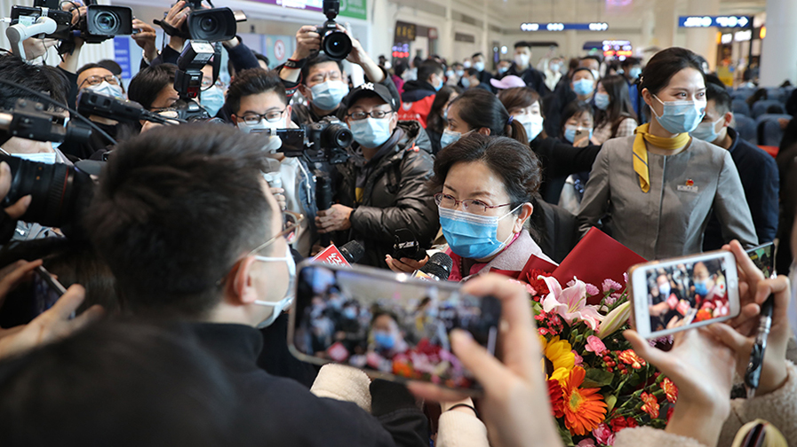 武漢櫻花爛漫，抗疫英雄歸來(lái)