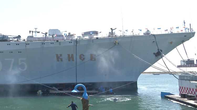 驚險(xiǎn)刺激！打卡國(guó)內(nèi)唯一的航母主題公園，讓到場(chǎng)游客大呼過(guò)癮