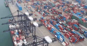 廣東深圳：自今天0時起&mdash;&mdash;鹽田港區(qū)所有泊位全面恢復(fù)正常運作