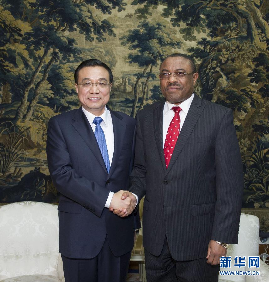 5月4日，中國(guó)國(guó)務(wù)院總理李克強(qiáng)在亞的斯亞貝巴與埃塞俄比亞總理海爾馬里亞姆舉行會(huì)談。  新華社記者 王曄 攝
