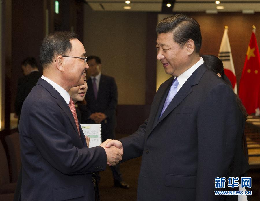 7月4日，國家主席習(xí)近平在首爾會見韓國總理鄭烘原。 新華社記者謝環(huán)馳攝  