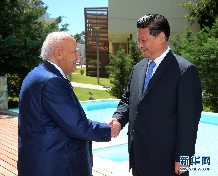 7月13日，中國(guó)國(guó)家主席習(xí)近平在希臘羅德島會(huì)見(jiàn)希臘總統(tǒng)帕普利亞斯。 新華社記者 蘭紅光 攝