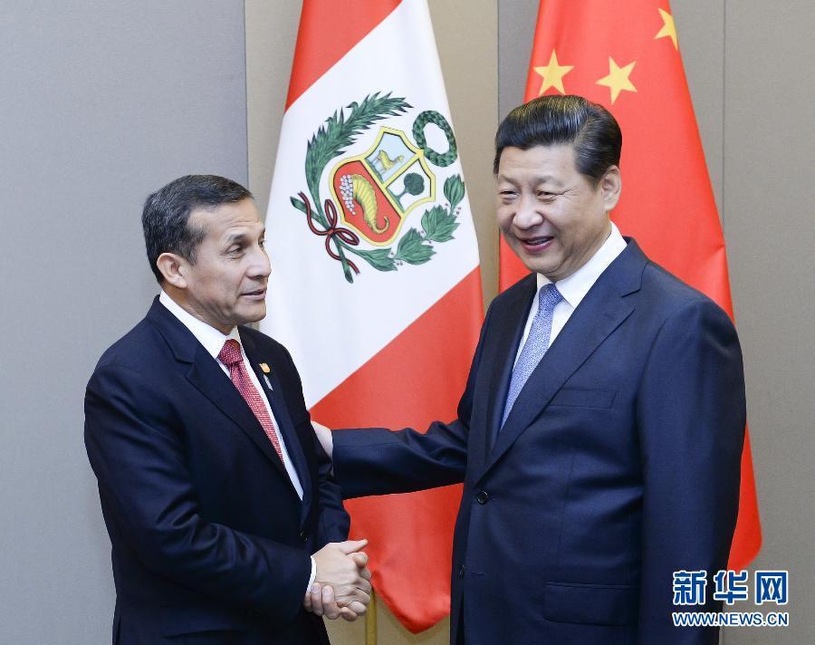 7月16日，國家主席習(xí)近平在巴西首都巴西利亞會見秘魯總統(tǒng)烏馬拉。新華社記者 劉建生 攝 