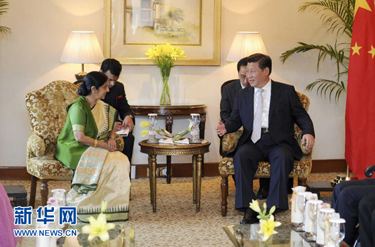 9月18日，國(guó)家主席習(xí)近平在新德里會(huì)見(jiàn)印度外長(zhǎng)斯瓦拉杰。新華社記者 張鐸 攝