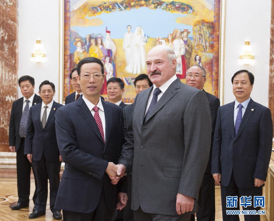 9月26日，應(yīng)邀訪問白俄羅斯的國務(wù)院副總理張高麗在明斯克會見白俄羅斯總統(tǒng)盧卡申科。新華社記者王曄攝 
