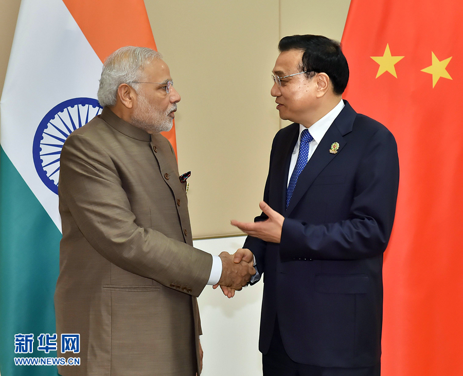 11月13日，中國(guó)國(guó)務(wù)院總理李克強(qiáng)在緬甸內(nèi)比都會(huì)見(jiàn)印度總理莫迪。 新華社記者 李濤 攝