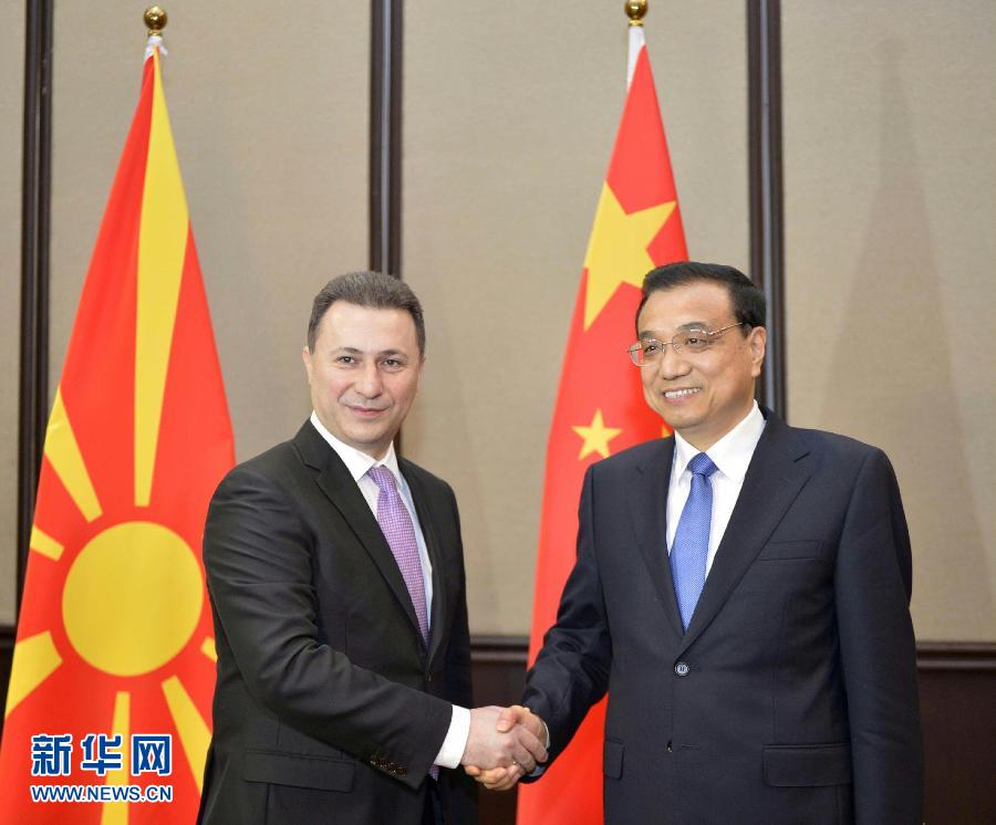 12月17日，中國(guó)國(guó)務(wù)院總理李克強(qiáng)在貝爾格萊德會(huì)見馬其頓總理格魯埃夫斯基。 新華社記者劉力航攝 