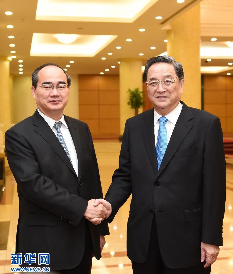 12月25日至27日，中共中央政治局常委、全國政協(xié)主席俞正聲對越南進行正式訪問。這是12月26日，俞正聲在河內(nèi)與越南祖國陣線主席阮善仁舉行會談。 新華社記者劉建生攝