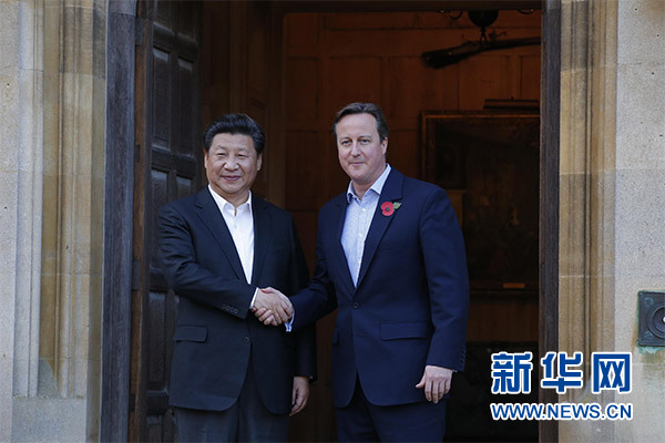 10月22日，國家主席習(xí)近平在契克斯首相鄉(xiāng)間別墅同英國首相卡梅倫再次會晤。新華社記者 鞠鵬 攝