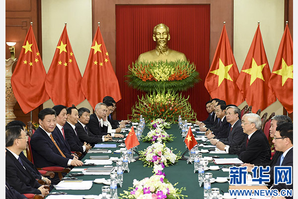 11月5日，中共中央總書(shū)記、國(guó)家主席習(xí)近平在河內(nèi)同越共中央總書(shū)記阮富仲舉行會(huì)談。 新華社記者李學(xué)仁攝