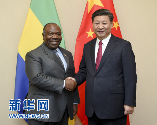 12月3日，國家主席習(xí)近平在約翰內(nèi)斯堡會(huì)見加蓬總統(tǒng)邦戈。新華社記者 謝環(huán)馳 攝 