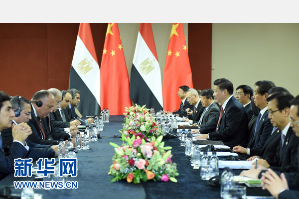 12月4日，國家主席習(xí)近平在約翰內(nèi)斯堡會見埃及總理伊斯梅爾。新華社記者 張鐸 攝 