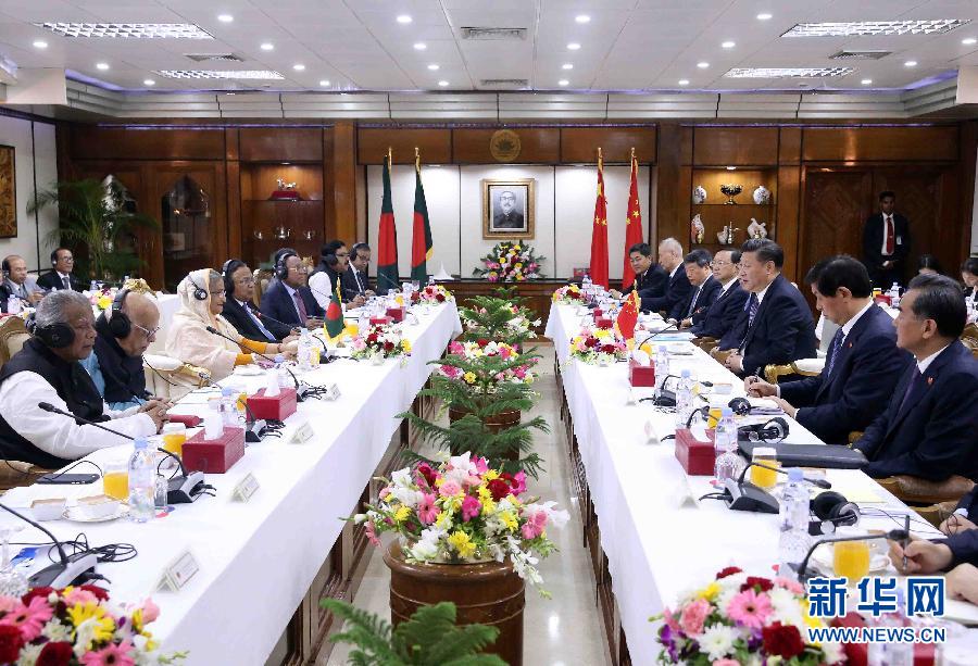 10月14日，國家主席習近平在達卡同孟加拉國總理哈西娜舉行會談。 新華社記者劉衛(wèi)兵攝 