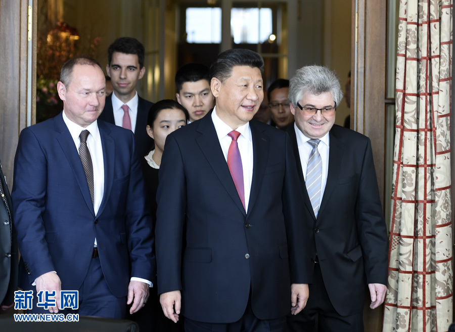 1月16日，國家主席習(xí)近平在伯爾尼會見瑞士聯(lián)邦國民院議長施塔爾和聯(lián)邦院議長比紹夫貝爾格。 新華社記者 謝環(huán)馳 攝