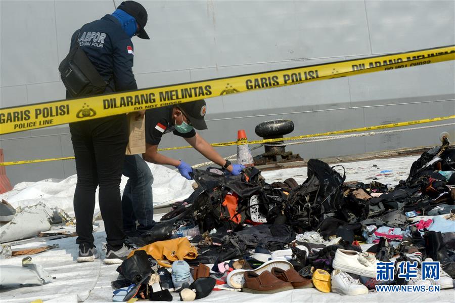 （國際）（1）印尼總統(tǒng)要求盡快查明獅航客機(jī)失事原因
