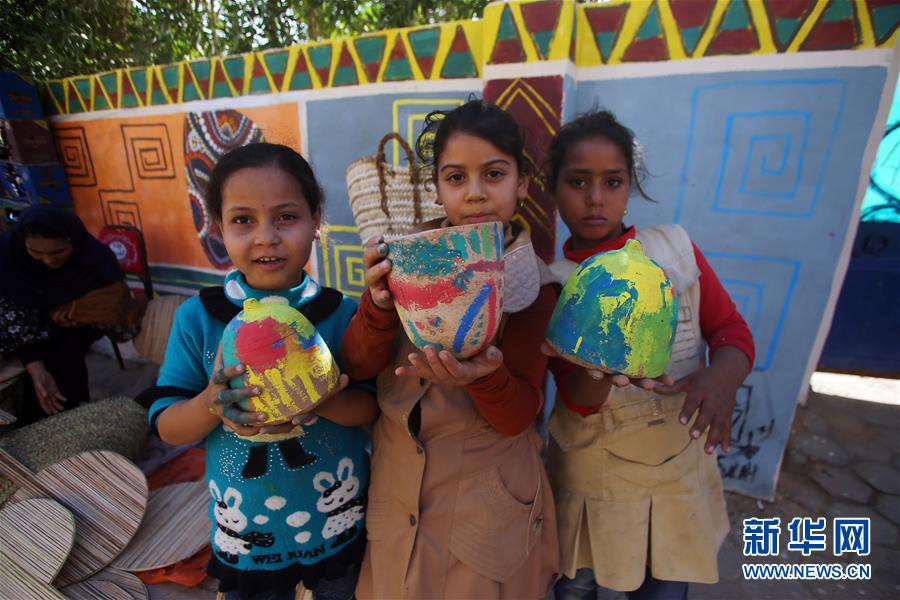 （國際&middot;圖文互動(dòng)）（4）通訊：埃及傳統(tǒng)陶藝村煥發(fā)現(xiàn)代魅力