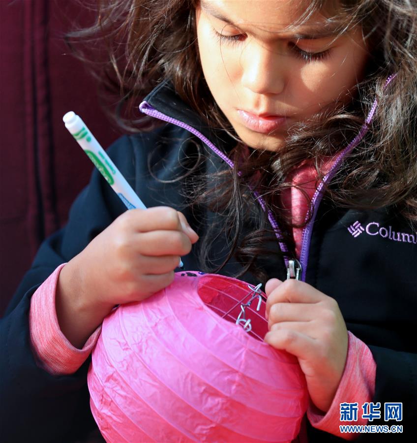 （國(guó)際&middot;圖文互動(dòng)）（2）到洛杉磯農(nóng)夫市場(chǎng)紅紅火火過(guò)大年