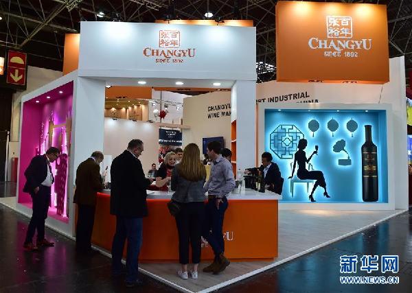 （國(guó)際&middot;圖文互動(dòng)）（1）中國(guó)酒類企業(yè)用品質(zhì)和創(chuàng)新加快國(guó)際化步伐