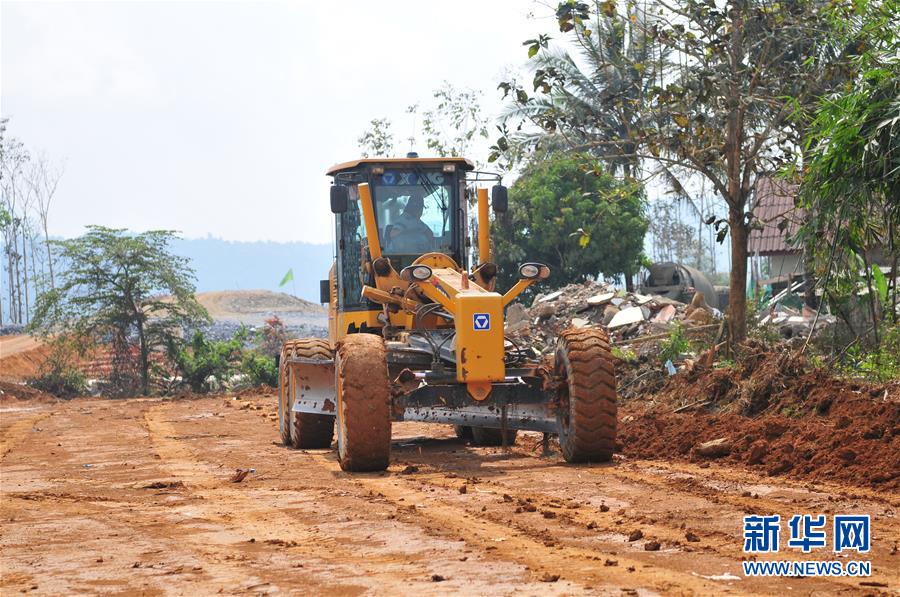 （國(guó)際&middot;&ldquo;一帶一路&rdquo;高峰論壇&middot;圖文互動(dòng)）（2）老撾村民的夢(mèng)想在中老鐵路上延伸