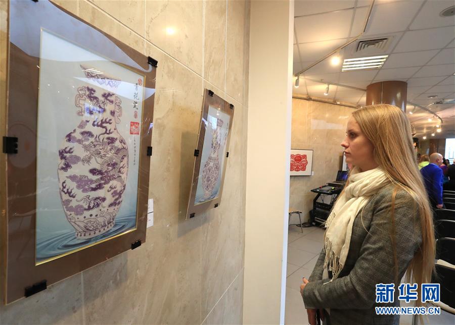 (國(guó)際)(3)中白民間藝術(shù)精品展在白俄羅斯開幕