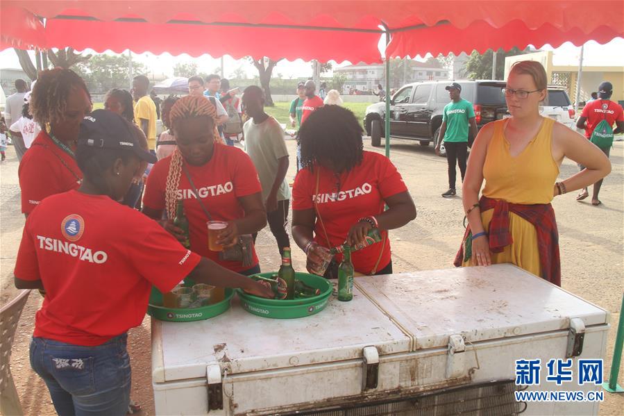 (國際·圖文互動)(2)通訊:中國啤酒節(jié)走進非洲海濱城市