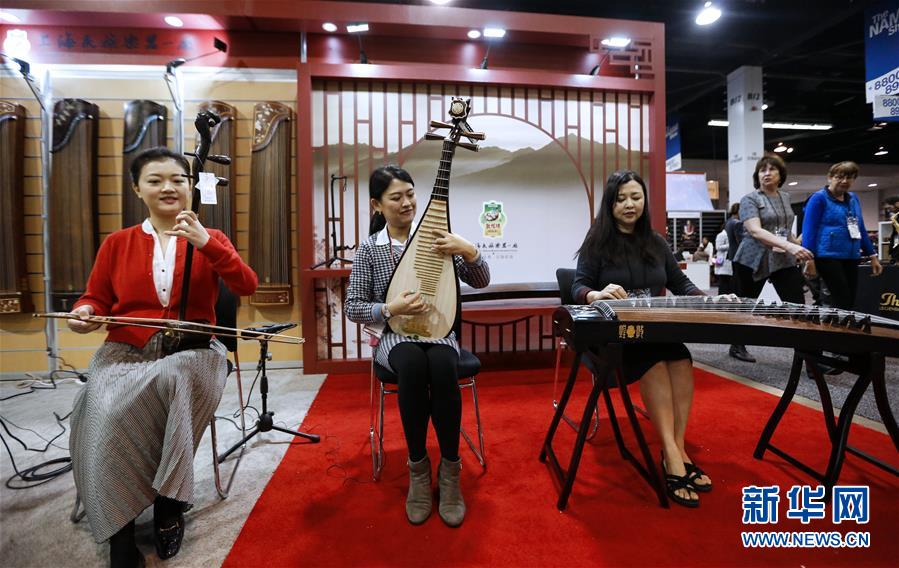 （國(guó)際&middot;圖文互動(dòng)）（3）通訊：中國(guó)樂(lè)器在美國(guó)樂(lè)器展上&ldquo;奏響強(qiáng)音&rdquo;