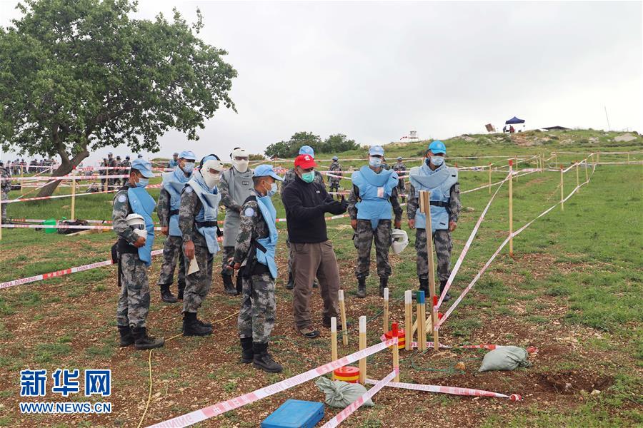 （國際&middot;圖文互動）（2）通訊：&ldquo;中國式掃雷精準且高效&rdquo;&mdash;&mdash;記聯(lián)黎官員視察中國維和官兵&ldquo;藍線&rdquo;掃雷訓(xùn)練