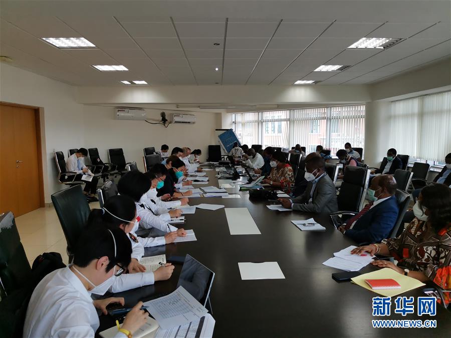 （國際疫情&middot;圖文互動）（11）中國醫(yī)療專家組為赤道幾內(nèi)亞抗疫帶來&ldquo;希望之光&rdquo;