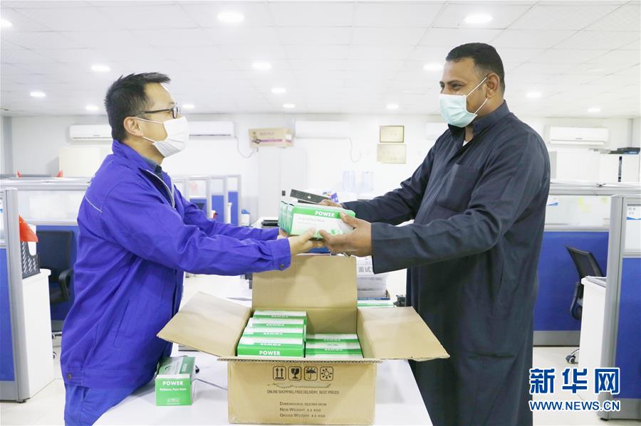 （國際疫情&middot;圖文互動）（3）通訊：防疫、生產(chǎn)兩不誤，沙漠現(xiàn)&ldquo;棋盤&rdquo;&mdash;&mdash;記中企承建科威特住房基建項目