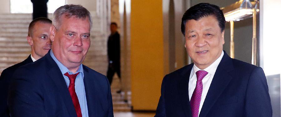 劉云山會見芬蘭社民黨主席、財政部長林內(nèi)